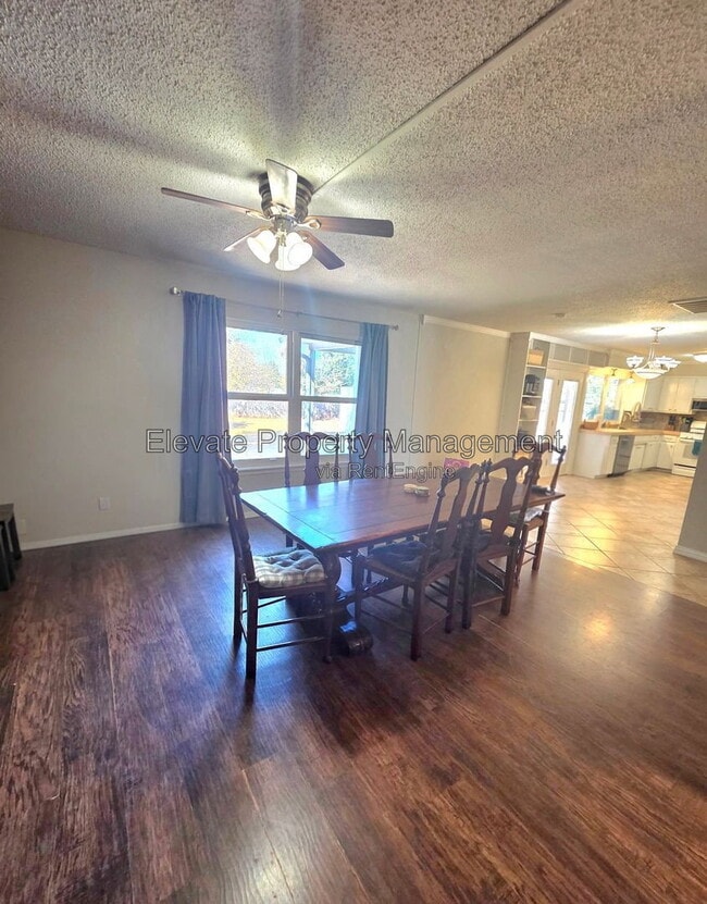 Photo - 4225 Clendon Way