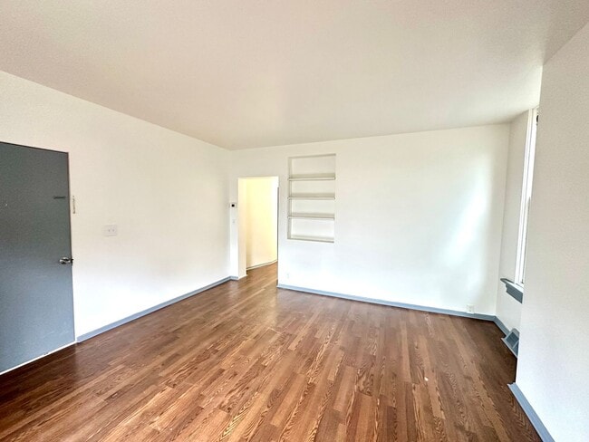 Photo - Newly Renovated 1 Bedroom, 1 Bath Unit in ... Unit 1