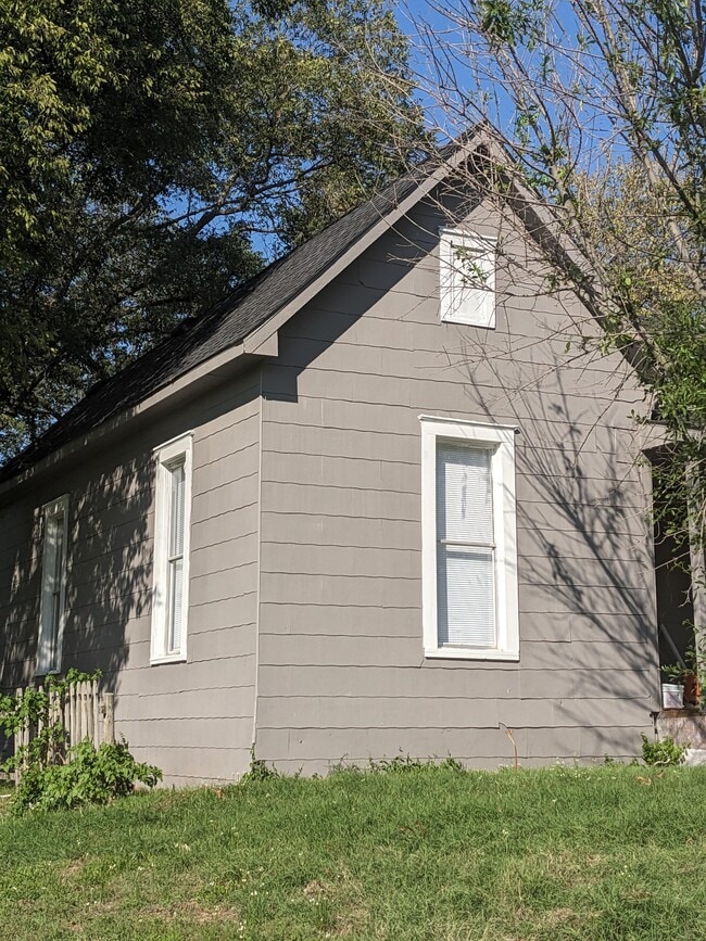 Photo - 225 W Monterey St Unidad A