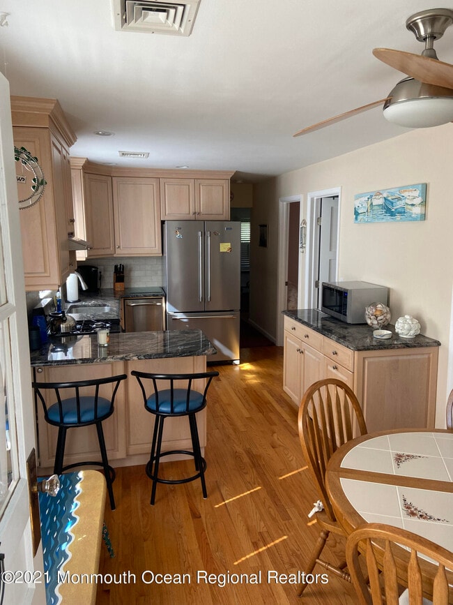 Photo - 17 Sims Ave