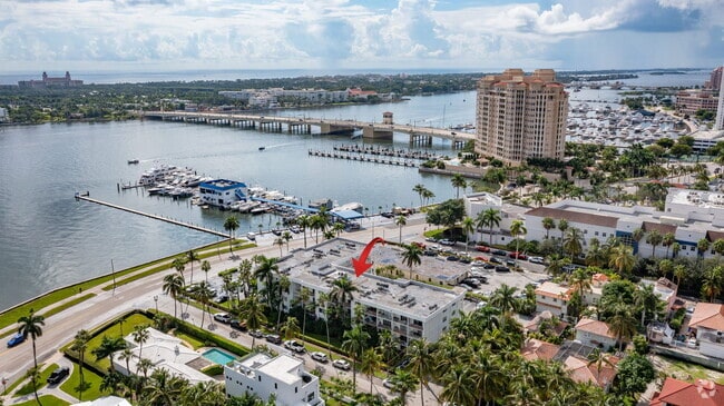 Building Photo - 917 N Flagler Dr Unit 104 Rental