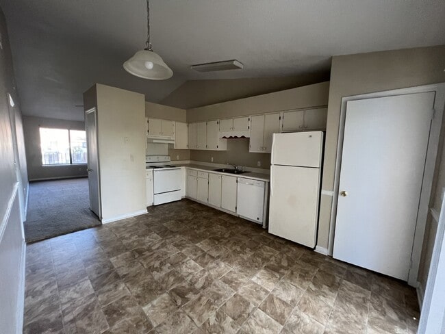 Photo - Condo for Rent Unit 16