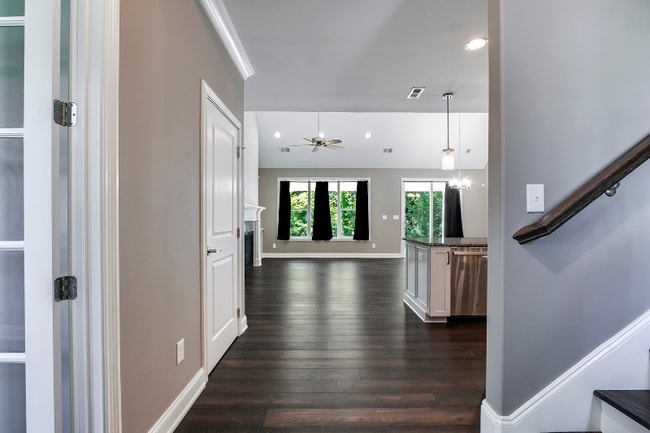 Photo - 318 Chatuga Ln