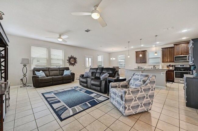 Building Photo - 4 Bedroom Home in Shadow Creek Available for Immediate Move-In