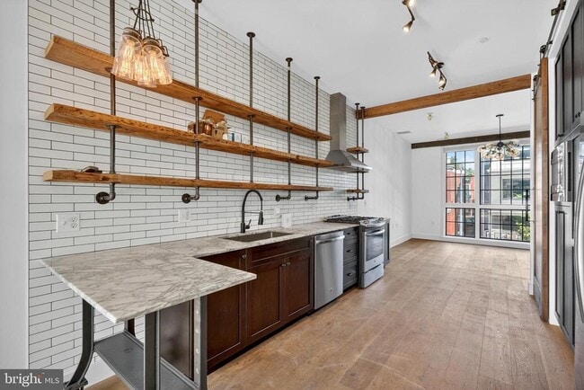 Building Photo - 774 Girard St NW