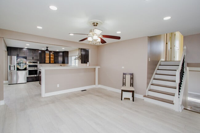 Photo - 720 Durham Ln