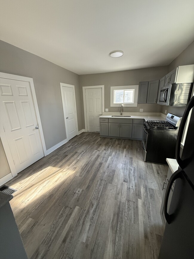 Photo - 112 North St Unit 1