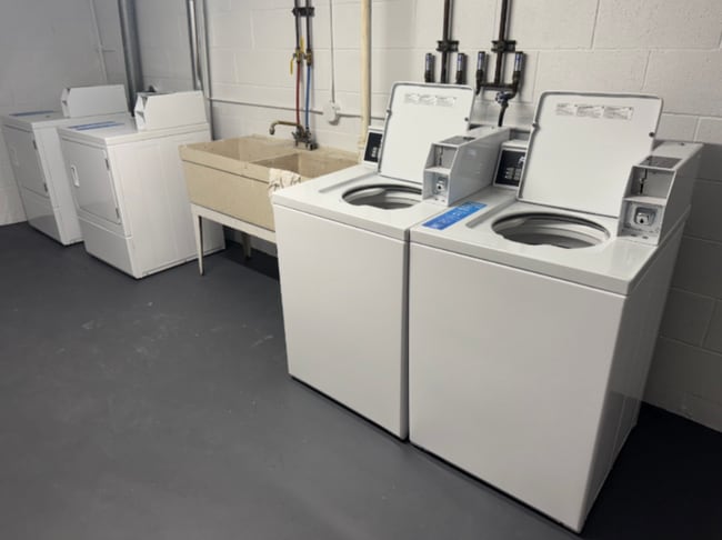 Photo - 646 S Hawley Rd Unidad 204