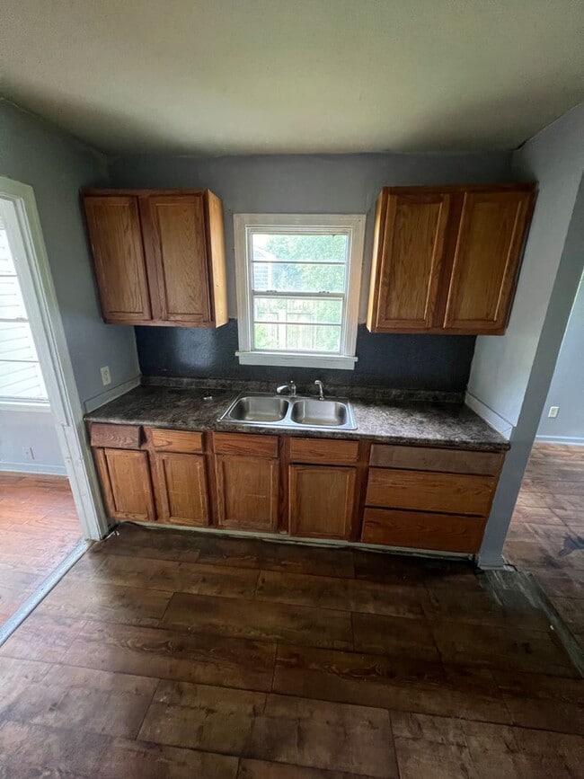 Photo - 2728 Hillcrest Ave