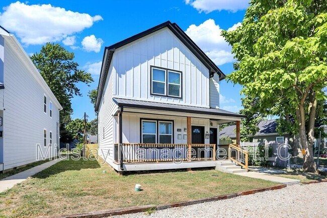 Photo - 2022 Rembrandt St Unit A