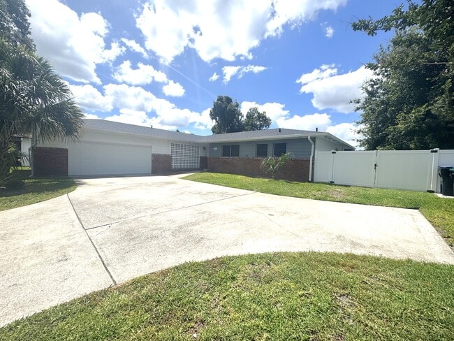 Building Photo - 2924 Raeford Rd