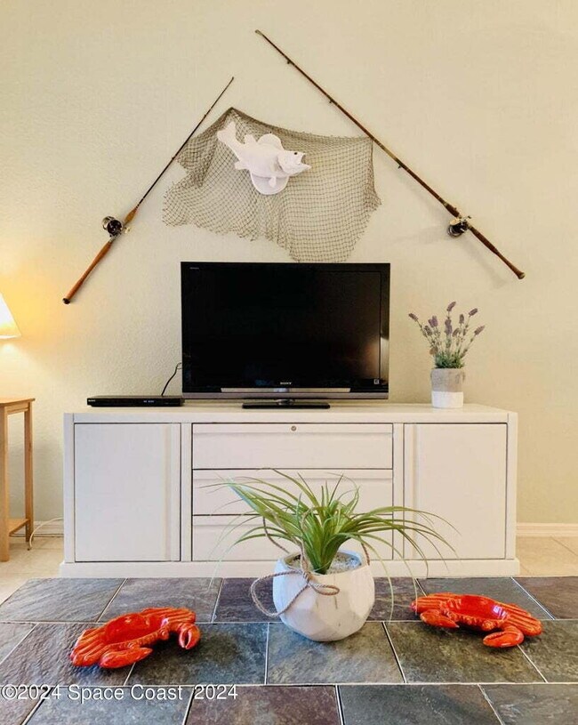Photo - Available for Rent: Fully Furnished 2 Bed/...
