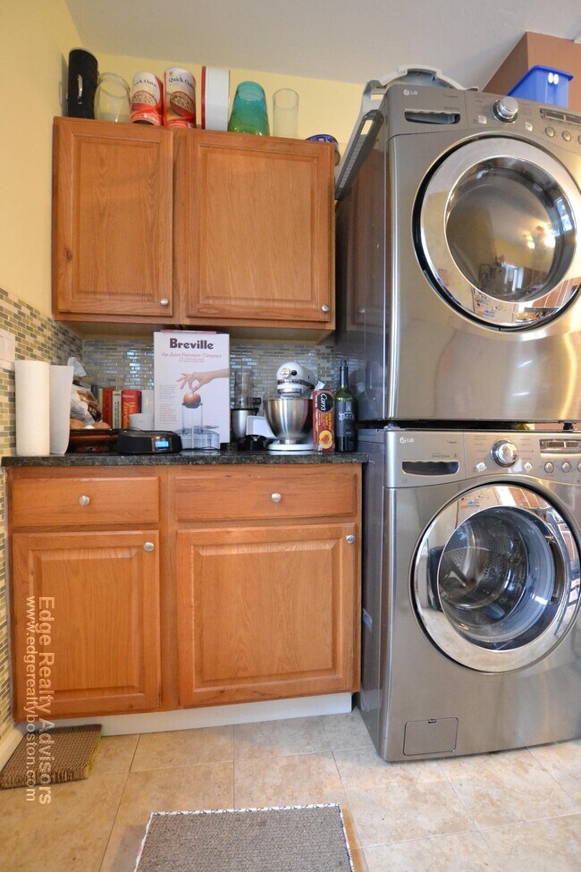 Photo - 68 Etna St Unidad 2