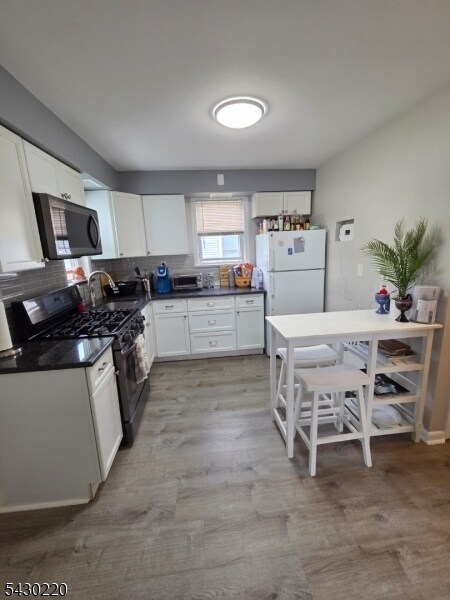 Photo - 166 Carmita Ave