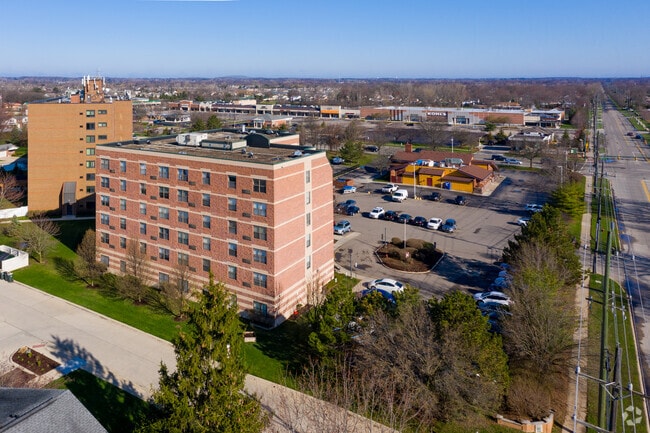Canton Manor