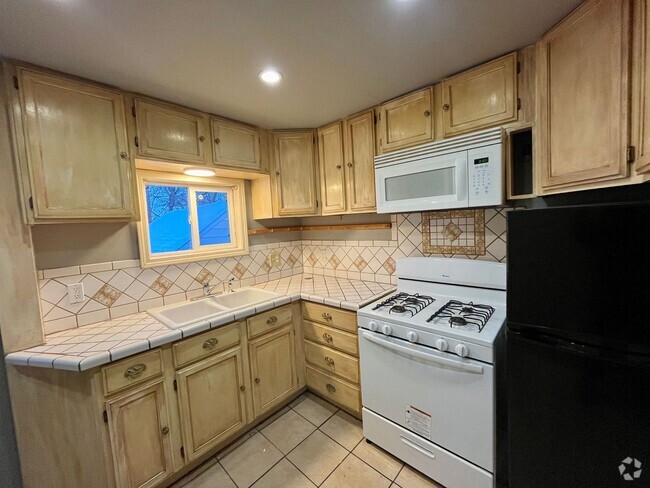 Building Photo - 2 bed 1 bath in Wausau Rental