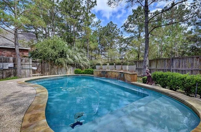 Building Photo - 22 N Queenscliff Cir