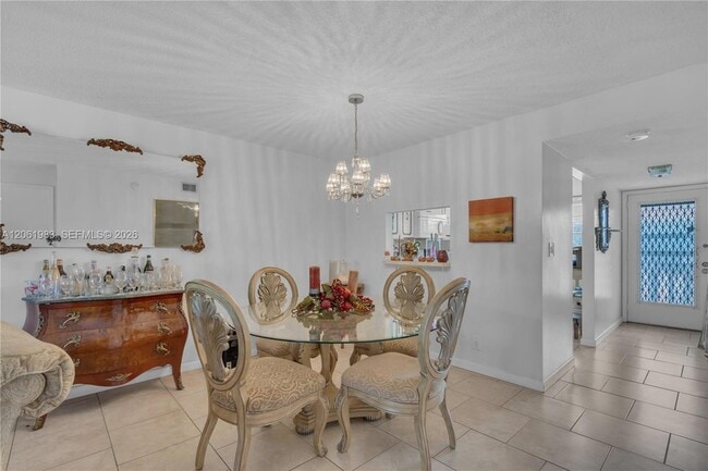 Photo - 3551 Inverrary Dr Unidad 208