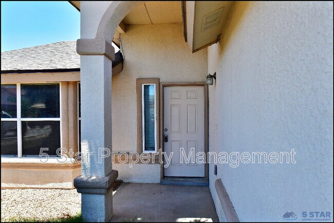 Photo - 804 Margarita St