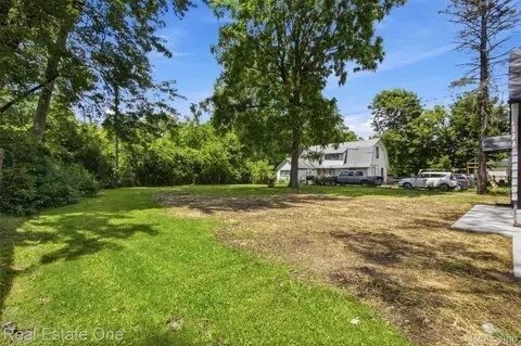 Photo - 17 N Midland Dr