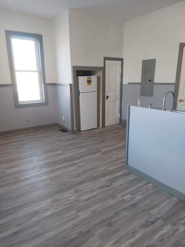 Sala de estar / cocina - 36 W Eau Claire St