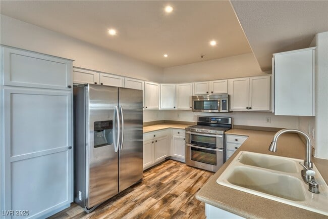 Photo - 2291 W Horizon Ridge Pkwy Unit 3114