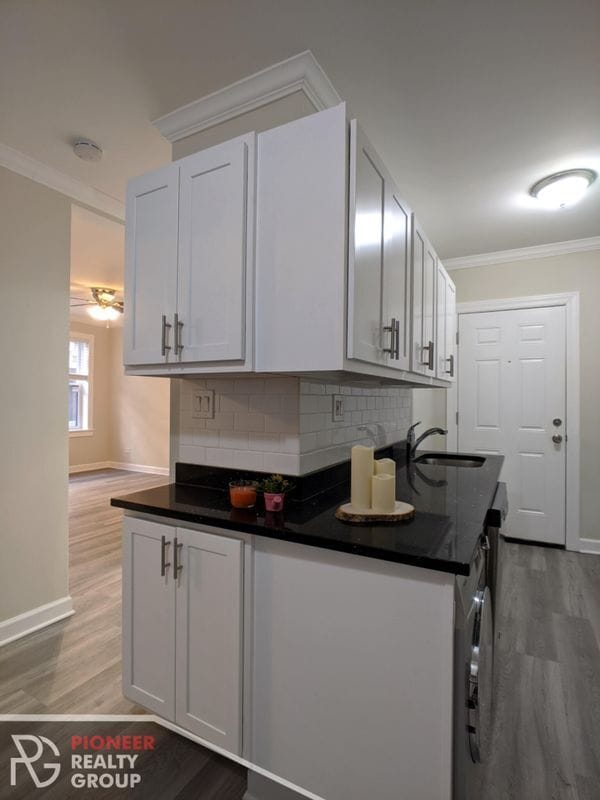 Photo - 837 W Cornelia Ave Unit 1N