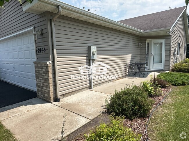 Building Photo - 2163 Cleveland Way S Rental