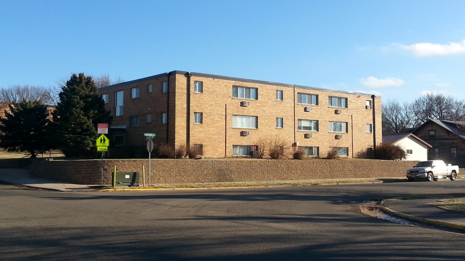 Photo - Royal D & H Apartments