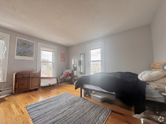 Building Photo - 6 Rice St Unit 2 Rental