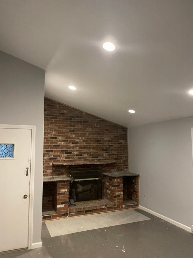 Photo - 78 Race St Unit Spacious 3 bd  Bristol