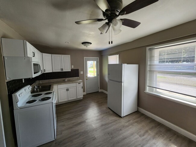 Building Photo - 534 Park Ave Unit 3