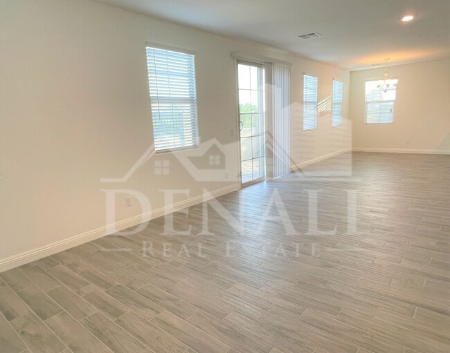 Photo - 242 N Sunrise