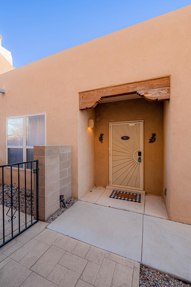 Photo - 9719 Calle Chamisa NW