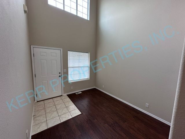 Photo - 1111 SW 6th Way