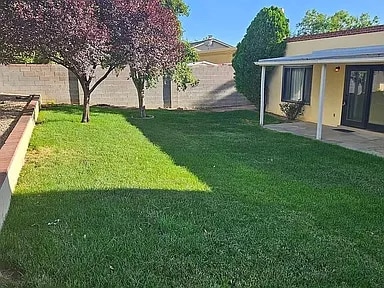 Photo - 2528 Landman Dr NE