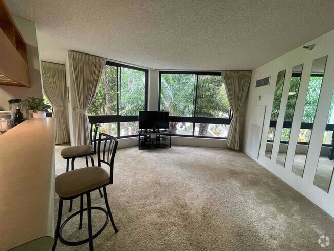 Building Photo - Fabulous Unit in Waikiki! Rental