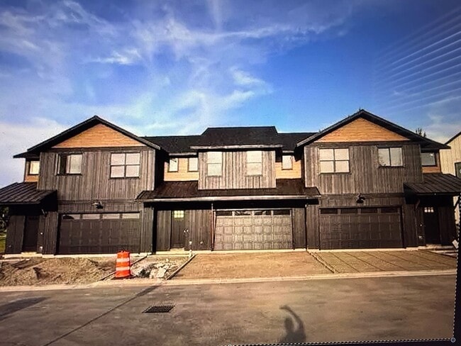 Building Photo - Convenience, Beauty and Space Makes this H... Rental