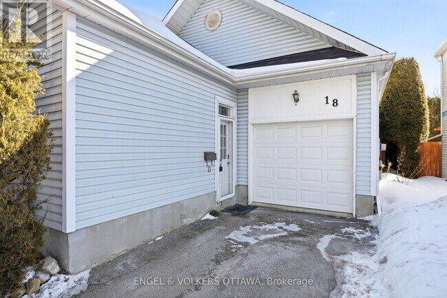 Photo - 18 Steeple Chase Dr