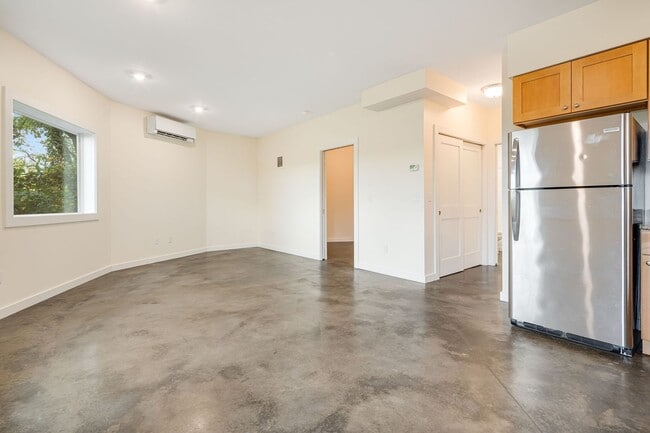 Photo - Logan Avenue Unit B