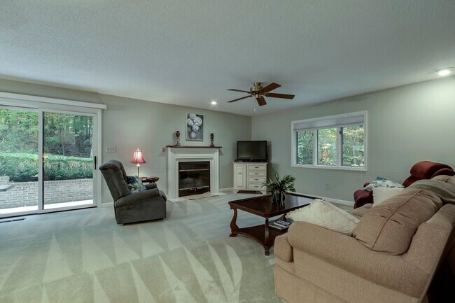 Photo - 260 Chuniloti Way