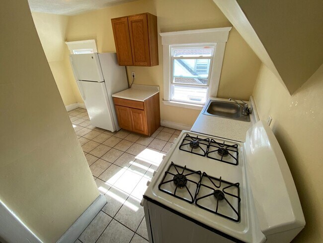 Photo - 396-398 Ellsworth Ave Unit 3rd Floor