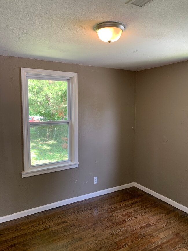 Photo - 4914 Blue Ln