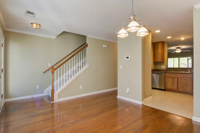 Photo - 8845 Gable St