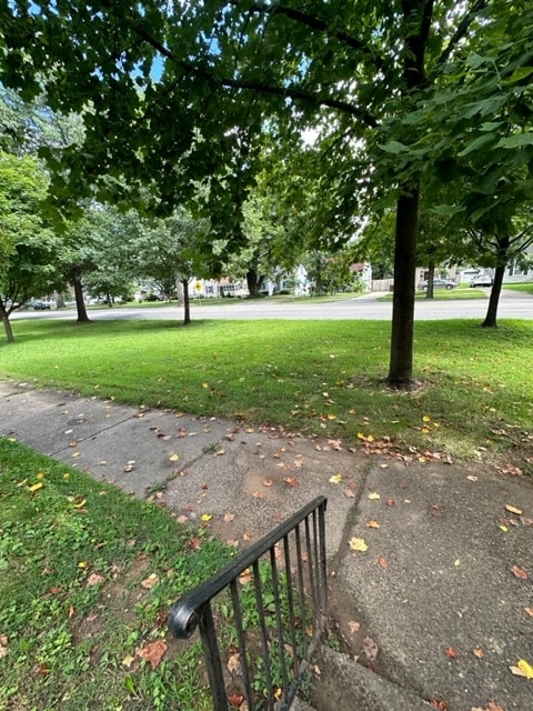 Photo - 1749 Algonquin Pkwy