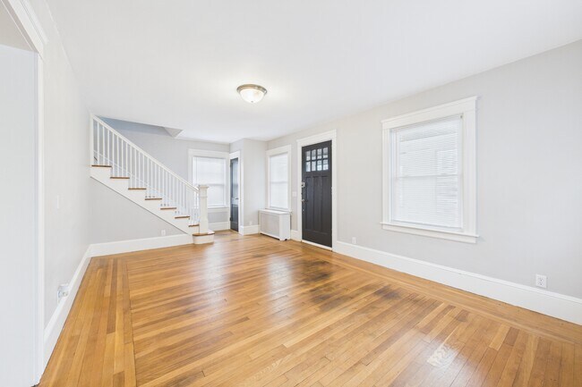 Photo - 263 Narragansett St