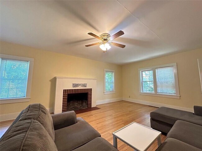 Photo - 1055 Pollard Ave