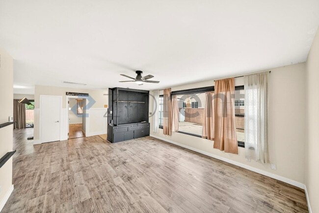 Photo - 6150 Coke Ave