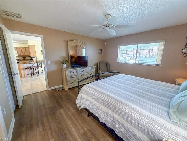 Photo - 1115 SW 54th Ln