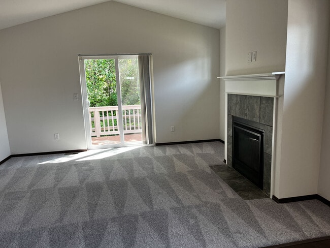 Photo - 703 Kodiak Ln